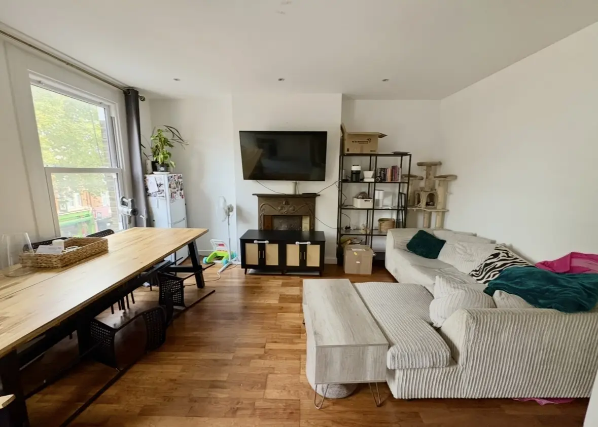 Image of the property Three-Bedroom Apartment to Let – Chiswick High Street, W4